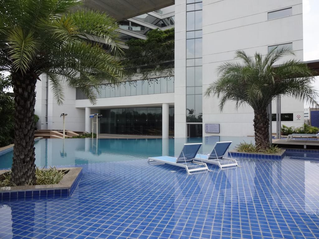 Avasa Hotel Хайдарабад Экстерьер фото
